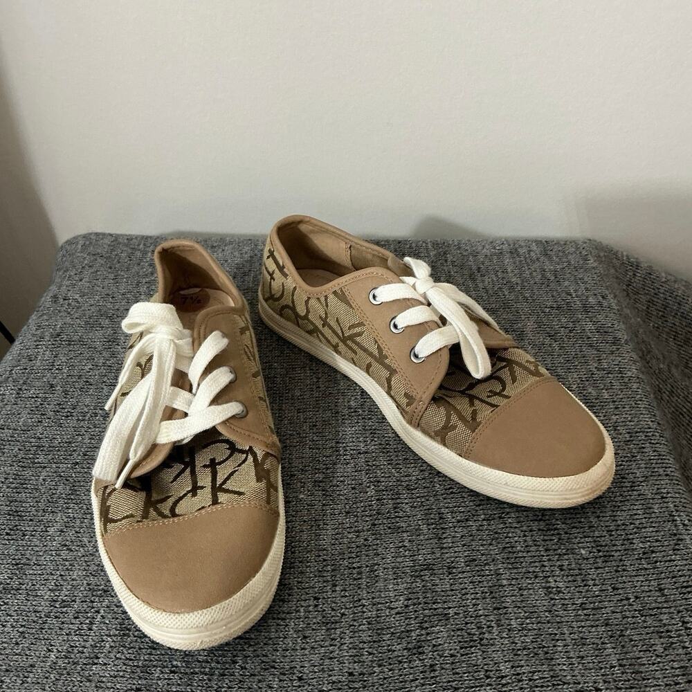 Calvin Klein monogram tennis shoe, fashion sneakers size 7.5